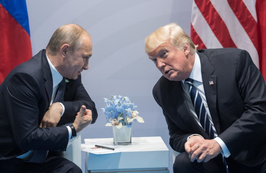 Дональд Трамп: Путин галаар тоглож байна